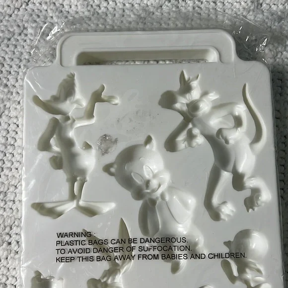 Looney Tunes gelatin mold - Picture 4 of 5